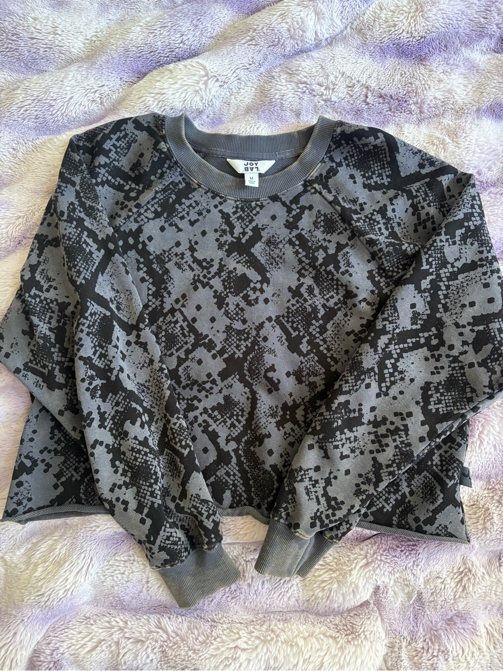 Snake print cropped sweater